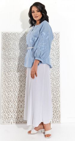 Красива вишиванка з українською вишивкою