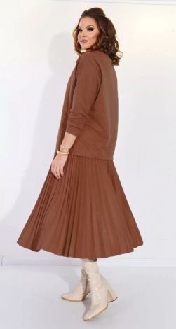 Замшевий костюм зі спідницею пліссе