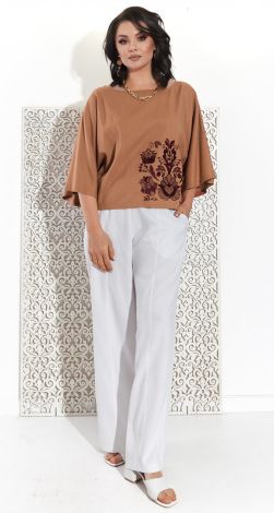 Лляна блуза з вишивкою