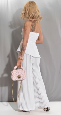 Костюми жіночі