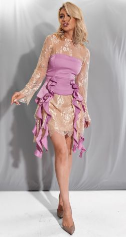 Кружевное платье и шелковый корсет