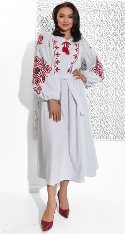 Льняное платье с украинской вышивкой