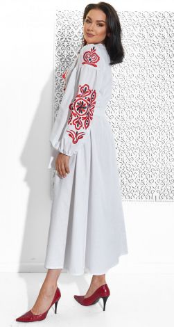 Льняное платье с украинской вышивкой