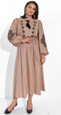 Льняное платье с украинской вышивкой