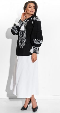 Льняний костюм з українською вишивкою