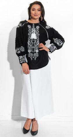 Льняний костюм з українською вишивкою