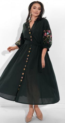Льняное платье с красивой вышивкой