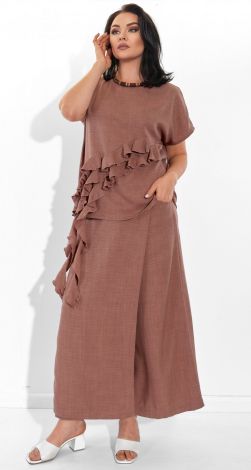 Льняний костюм з воланами