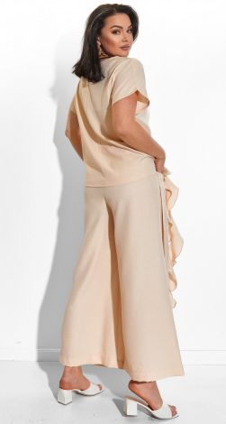 Льняний костюм з воланами