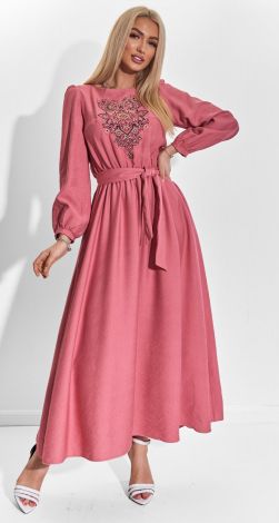 Льняное платье с вышивкой