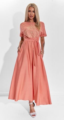 Льняное платье с вышивкой