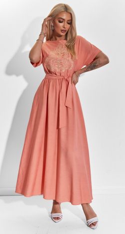 Льняное платье с вышивкой