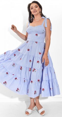 Красивий сарафан с вышивкой