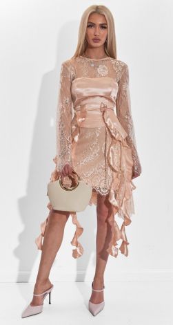 Кружевное платье и шелковый корсет