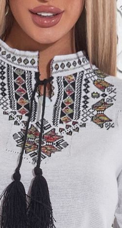 В'язана бавовняна блузка вишиванка