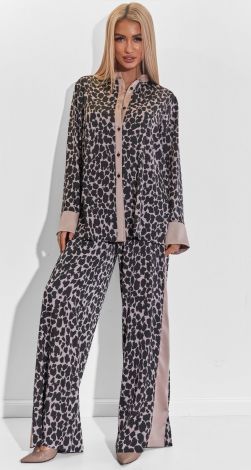 Шовковий костюм у піжамному стилі