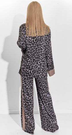 Костюми жіночі