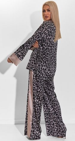 Костюми жіночі