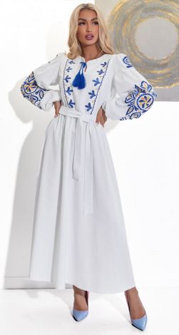Льняное платье с украинской вышивкой