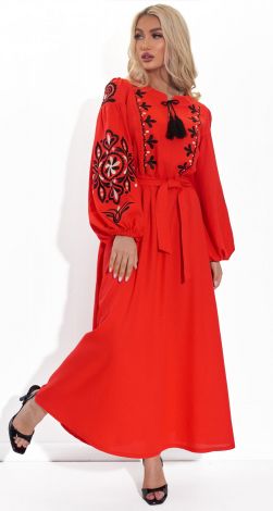 Льняное платье с украинской вышивкой