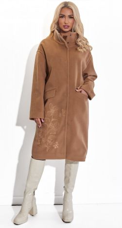 Вишукане пальто з вишивкою
