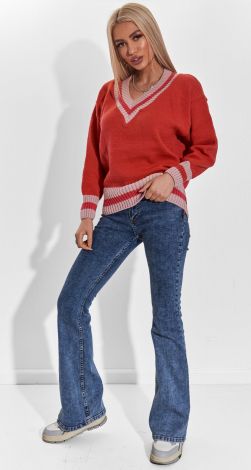 Свитер с отделкой в полоску