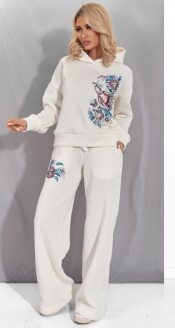 Костюми жіночі