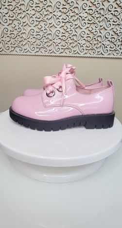 Очаровательные лаковые туфельки