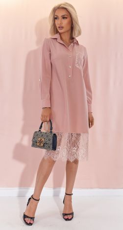 Стильное платье с кружевной отделкой