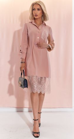 Стильное платье с кружевной отделкой