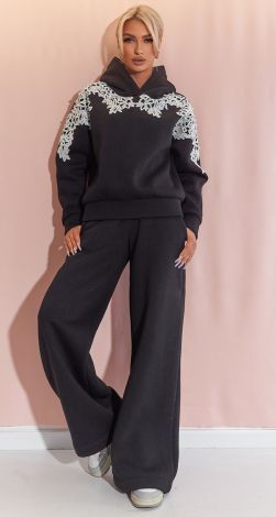 Костюми жіночі