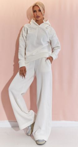 Гарний теплий костюм