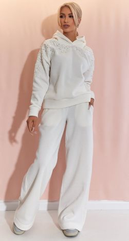 Гарний теплий костюм