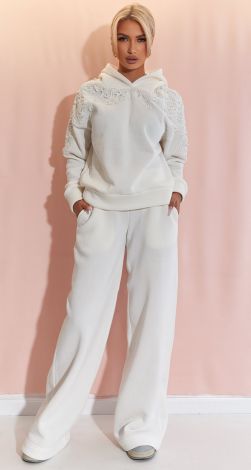 Гарний теплий костюм