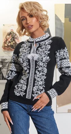 Нарядный свитер вышиванка