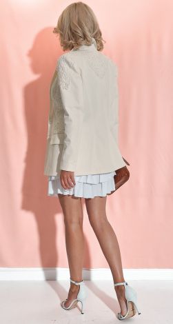 Костюмы женские