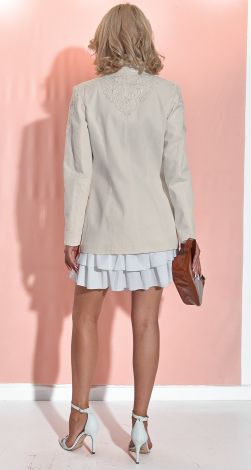 Костюмы женские