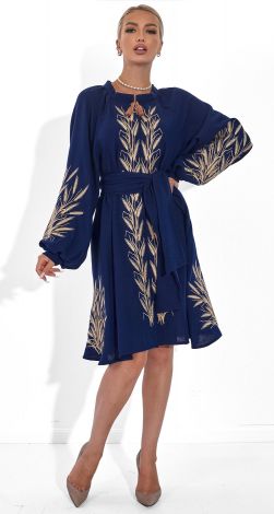 Льняное платье с вышивкой