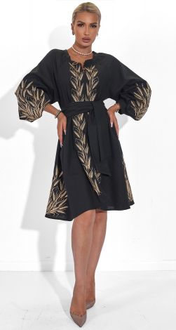 Льняное платье с вышивкой