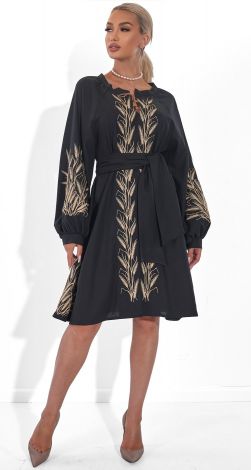 Льняное платье с вышивкой