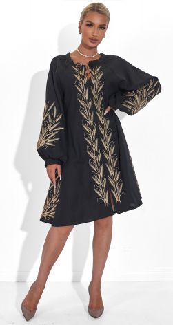 Льняное платье с вышивкой