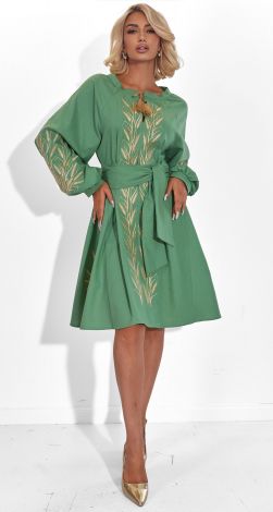 Льняное платье с вышивкой