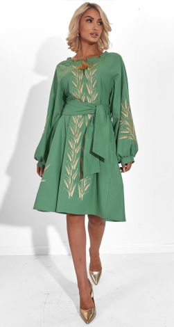 Льняное платье с вышивкой