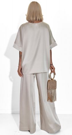 Костюми жіночі