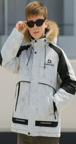 Зимняя куртка для мальчика с отстёгивающимся мехом на капюшоне