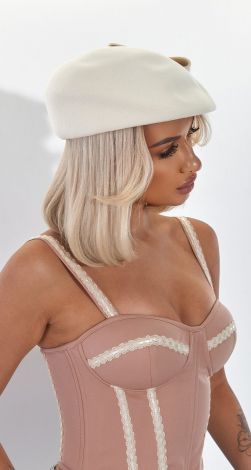 Women's lightweight beret made of wool felt