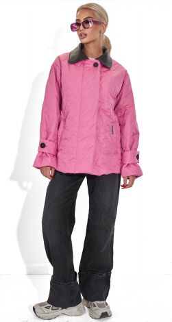 Модная куртка с кожаным воротником