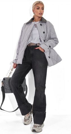 Модная куртка с кожаным воротником