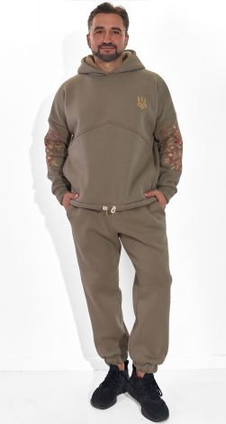 Тёплый костюм с украинской вышивкой