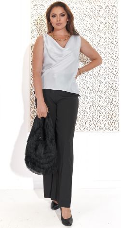 Красивая шелковая блузка